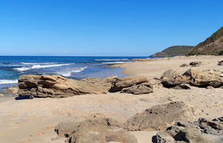 meerausblick-strand-in-der-naehe-sardinien-2